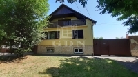 Debrecen 家庭别墅 4