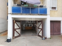 Tiszavasvári 车库 1