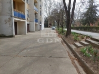 Tiszavasvári 车库 5