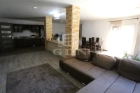 Vecsés 家庭别墅 11