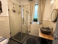 Törökbálint Совмещенный дом 6