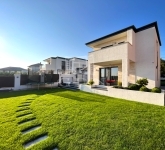 Törökbálint Совмещенный дом 33