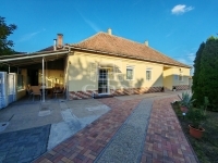 Nagybaracska Family House 11