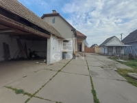 Bátmonostor 家庭别墅 10