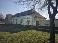 Kunbaja Üzlethelyiség 3