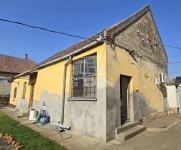 Kunbaja Üzlethelyiség 5