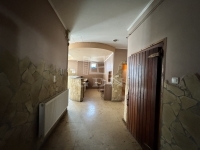 Nagybaracska Üzlethelyiség 11