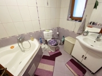 Pécel 双面别墅 11