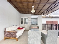 Valkó Family House 8