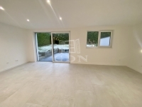 Törökbálint Совмещенный дом 14