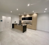 Törökbálint Совмещенный дом 3