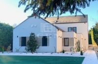 Törökbálint Совмещенный дом 0