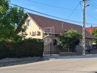 Érd 双面别墅 1