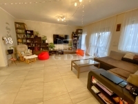 Érd 双面别墅 13