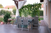 Érd 双面别墅 16