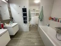 Biatorbágy 公寓房（砖头） 8