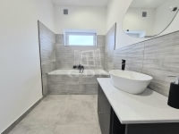 Pécel 双面别墅 16