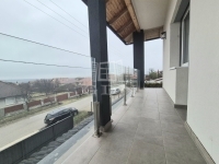 Pécel 双面别墅 22