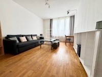 Szentendre Lakás (csúsztatott zsalu) 0