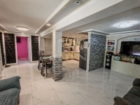 Pécel 家庭别墅 10