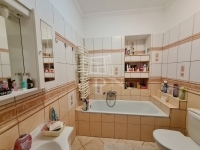 Pécel 家庭别墅 11