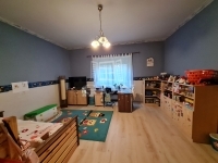 Pécel 家庭别墅 10