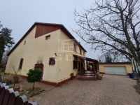 Pécel 家庭别墅 22