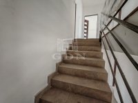 Pécel 双面别墅 14