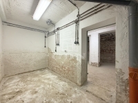 Gellénháza 库房 12