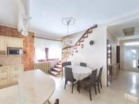 出卖 家庭别墅 Zalaegerszeg, 210m2