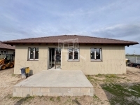 Áporka Совмещенный дом 1