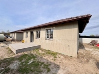 Áporka Совмещенный дом 2