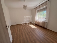 Komárom 家庭别墅 8