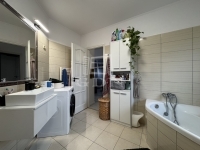 Polgárdi 家庭别墅 16