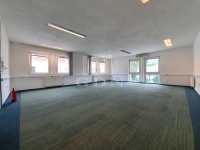 Kiadó iroda Székesfehérvár, 79m2