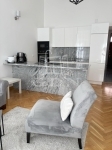 Eladó lakás (téglaépítésű) Budapest VI. kerület, 71m2