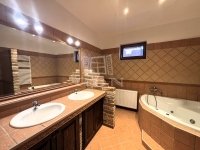 Vecsés 家庭别墅 7