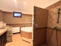 Vecsés 家庭别墅 8