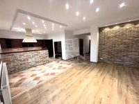 Vecsés 家庭别墅 4