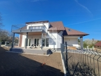 Balatonakarattya  - 130.000.000 HUF