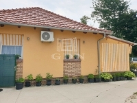 Pomáz 双面别墅 9