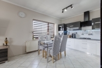 Pécel 家庭别墅 11