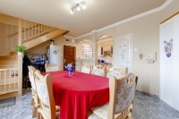 Pécel 家庭别墅 9