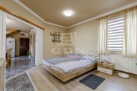 Pécel 家庭别墅 8