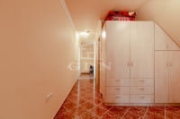 Pécel 家庭别墅 16