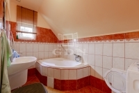 Pécel 家庭别墅 11