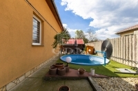 Pécel 家庭别墅 24