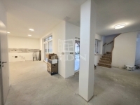 Hatvan 家庭别墅 1