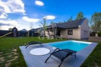 Szada 双面别墅 - 179.900.000 HUF