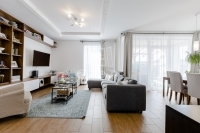 Üllő Совмещенный дом 7